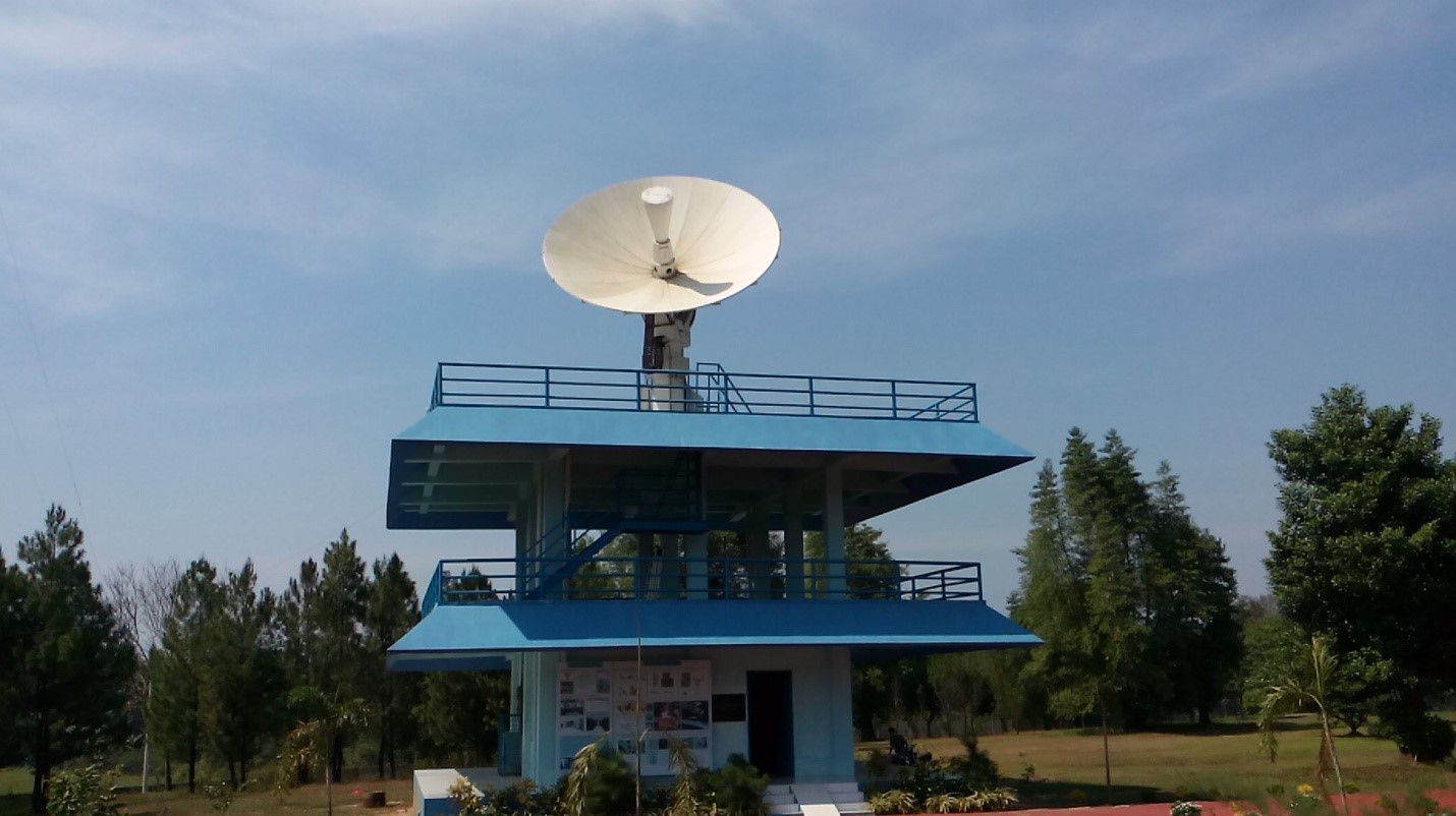 picture of a satellite ground station